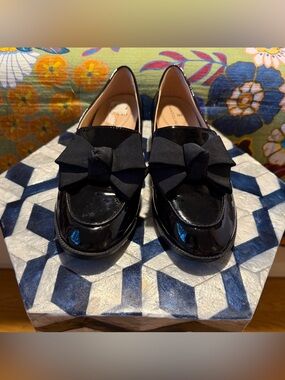 Bandolino Black Patent Bow Loafers